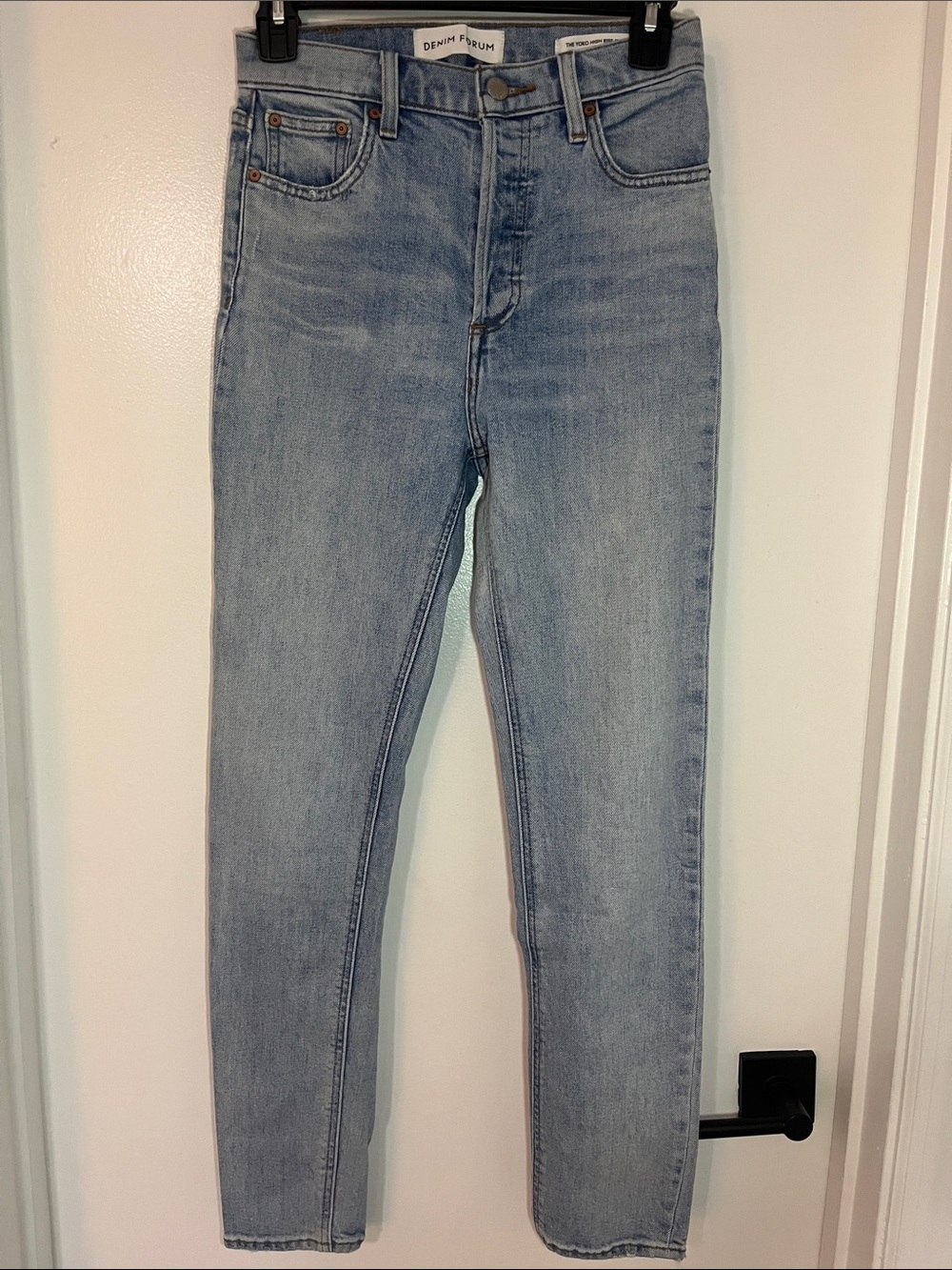 Aritzia Denim Forum The Yoko High Rise Slim Jeans Light Wash Size 25
